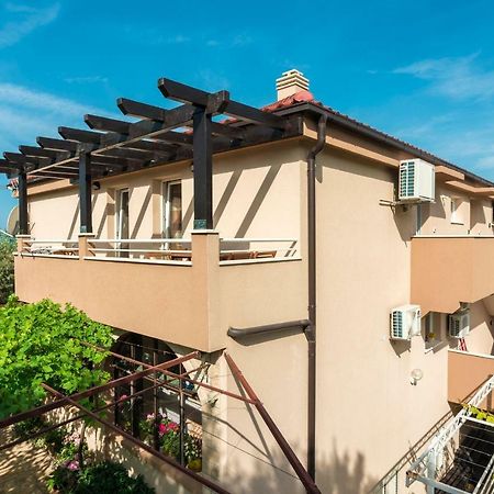 Apartments Intrada Podstrana Bagian luar foto