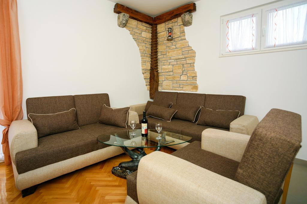 Apartments Intrada Podstrana Bagian luar foto